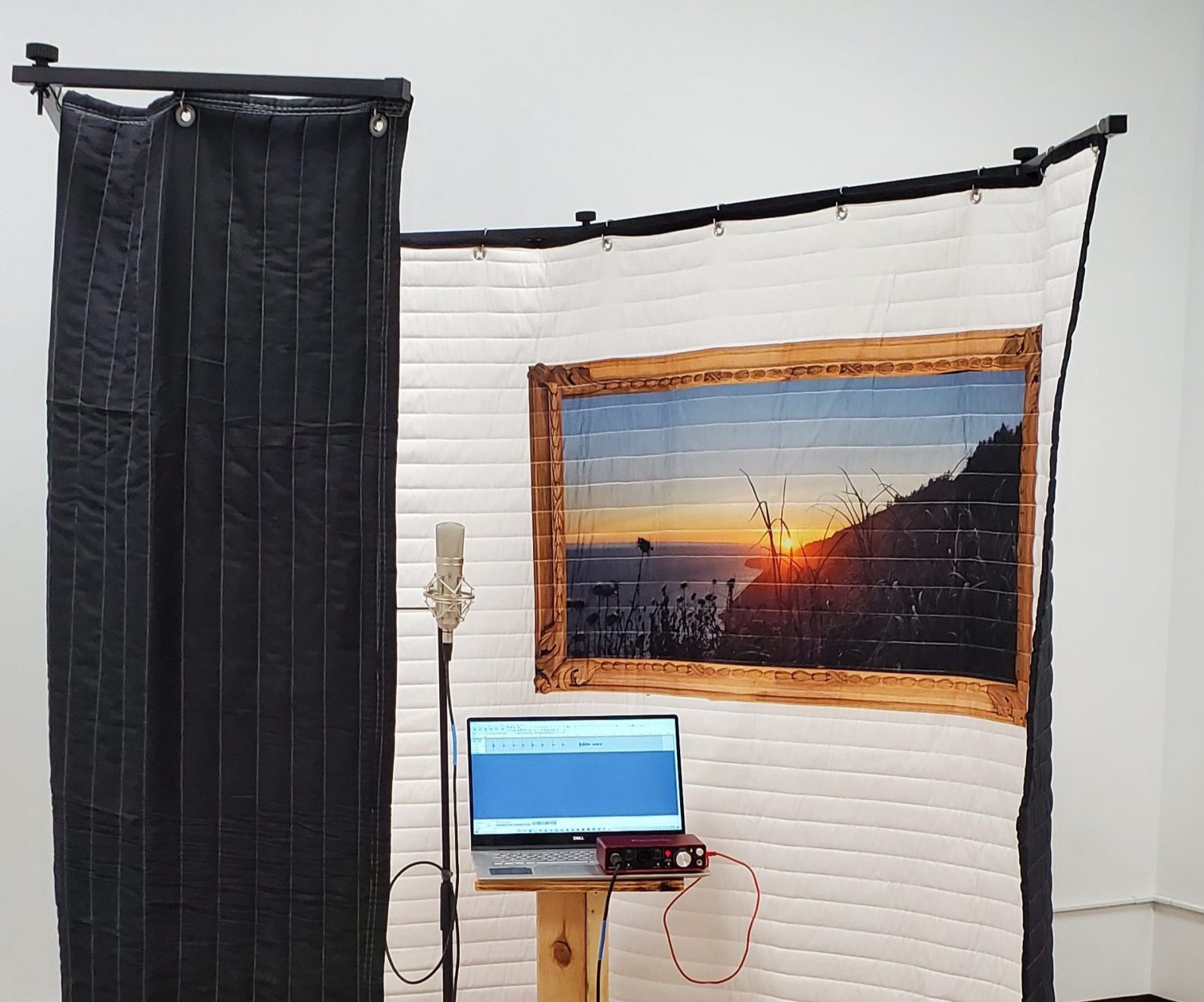 FlexTee Stand for wraparound room acoustic control ( with Mini Mic pole for VOMO mount) - Image 4